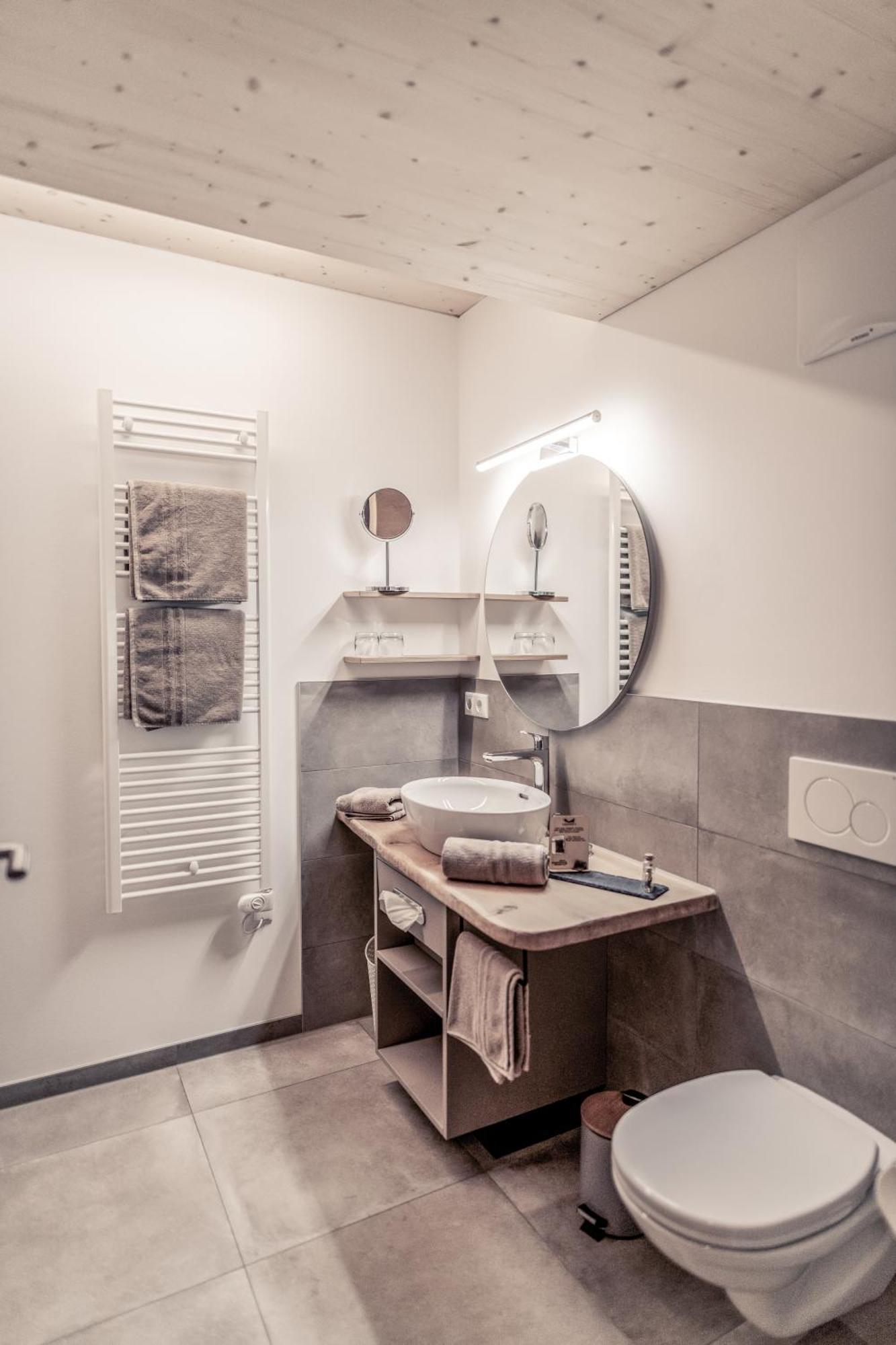 Boutique Hotel Lechzeit Elmen Exteriör bild