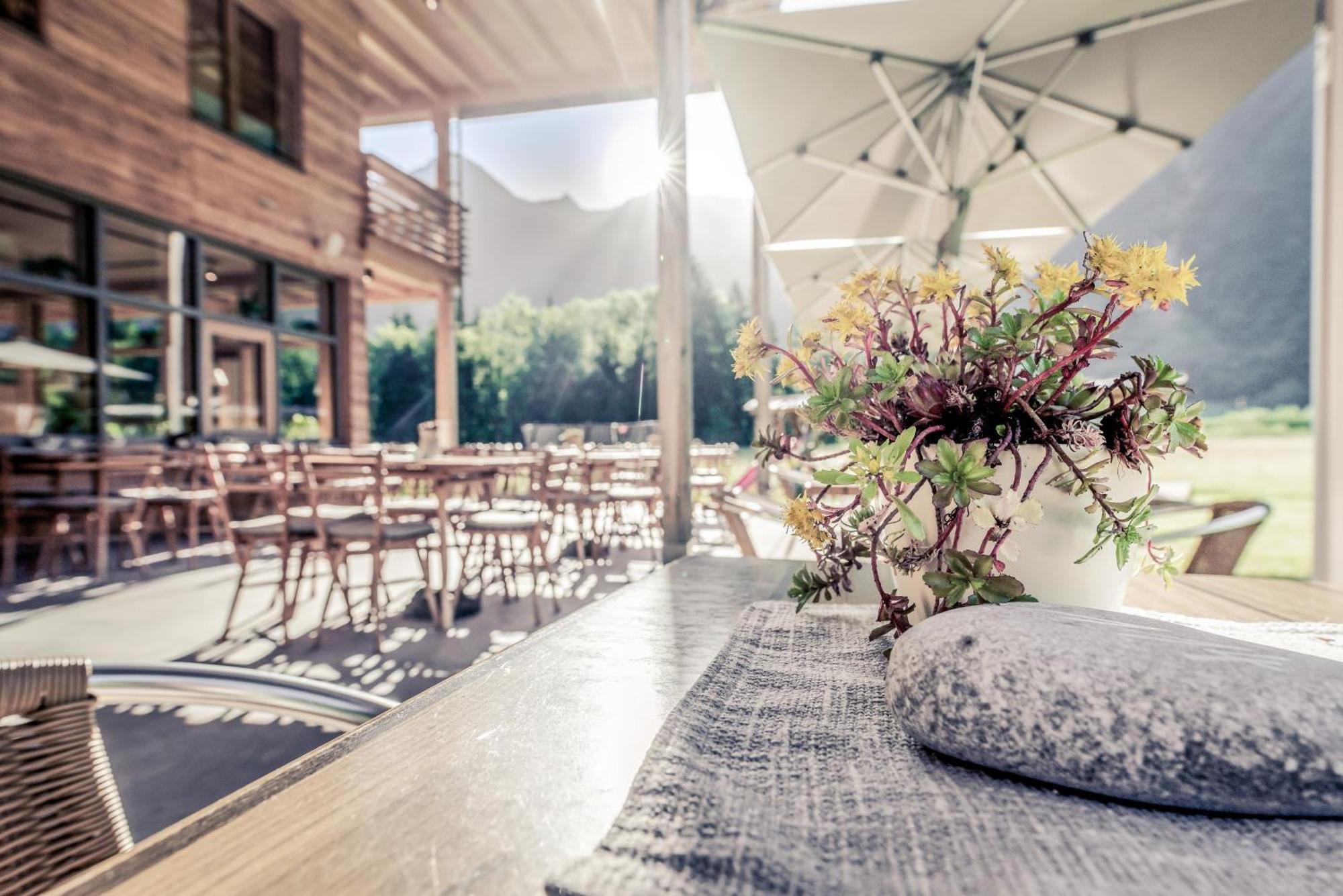 Boutique Hotel Lechzeit Elmen Exteriör bild