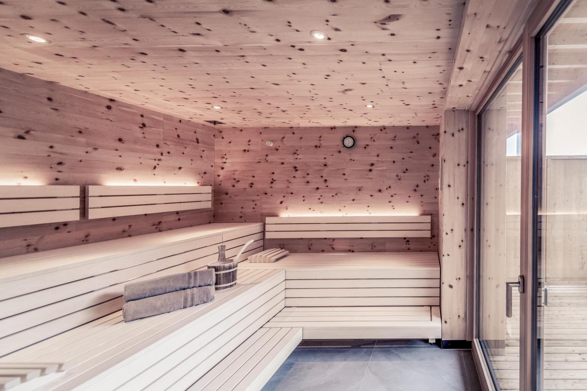 Boutique Hotel Lechzeit Elmen Exteriör bild